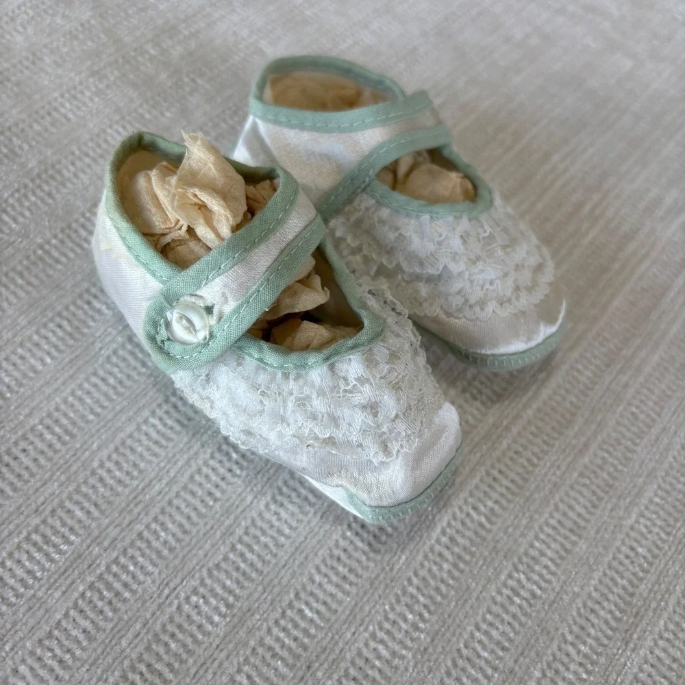 Vintage Infant Baby Booties Satin Lace Mary Jane Christening Shoes Mint Cream